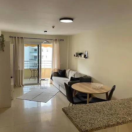 2 Bedrooms With Ocean View דירה אדחה