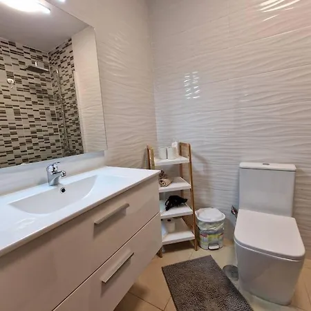 2 Bedrooms With Ocean View דירה