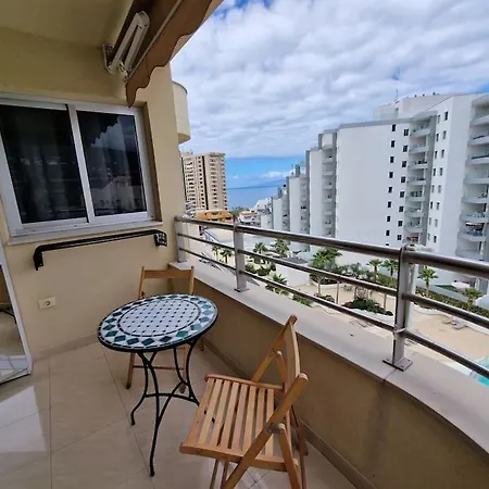 2 Bedrooms With Ocean View דירה *