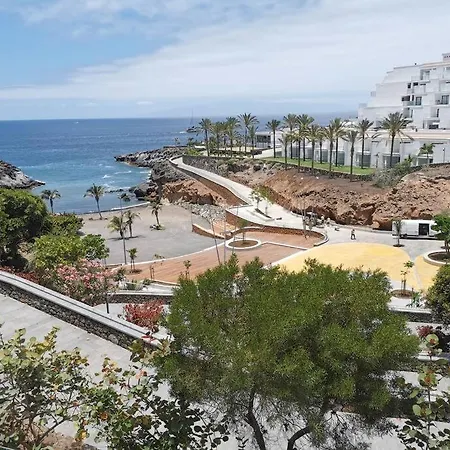2 Bedrooms With Ocean View * אדחה