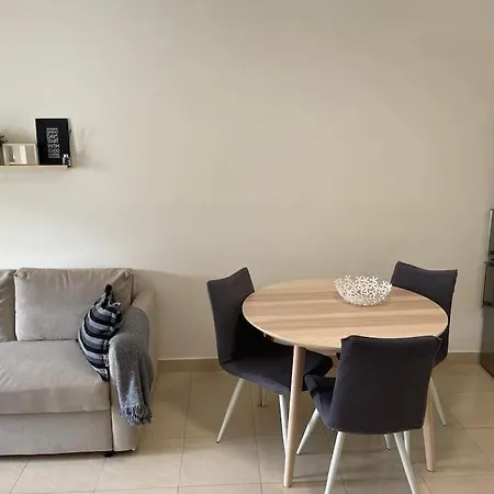 2 Bedrooms With Ocean View דירה