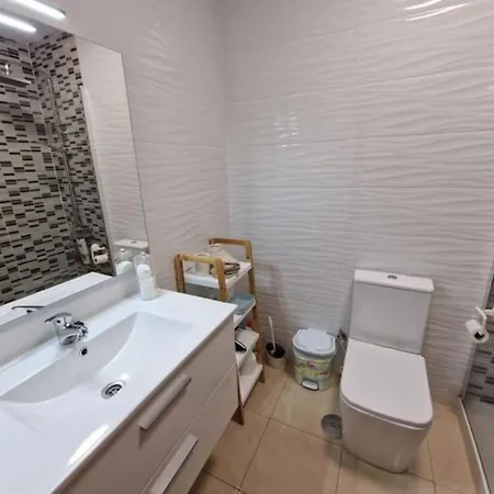 2 Bedrooms With Ocean View אדחה